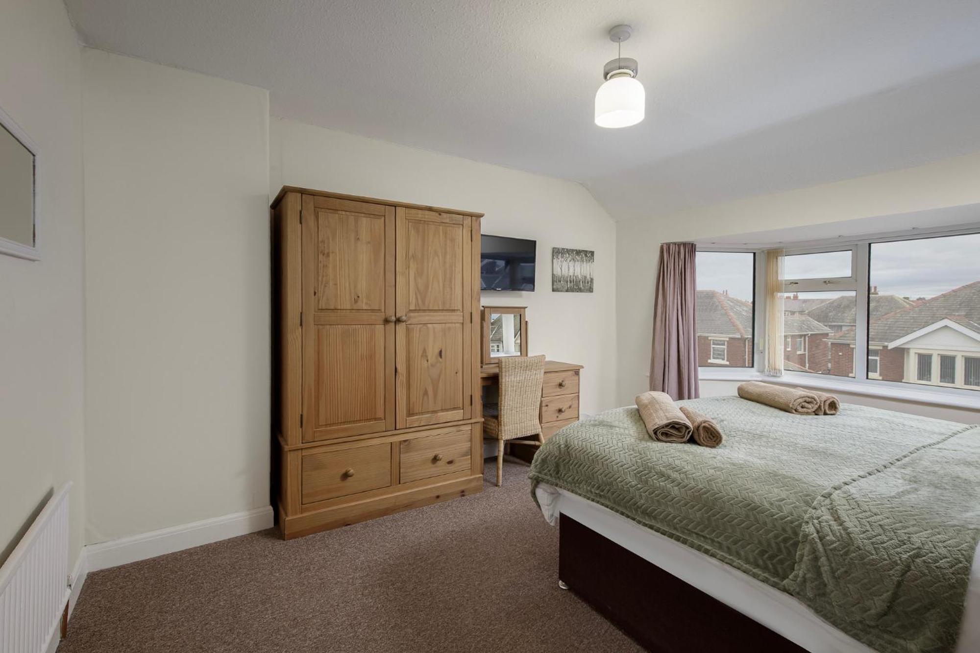 Arnside - Spacious 10-Bedroom Seaside Cottage Blackpool Luaran gambar
