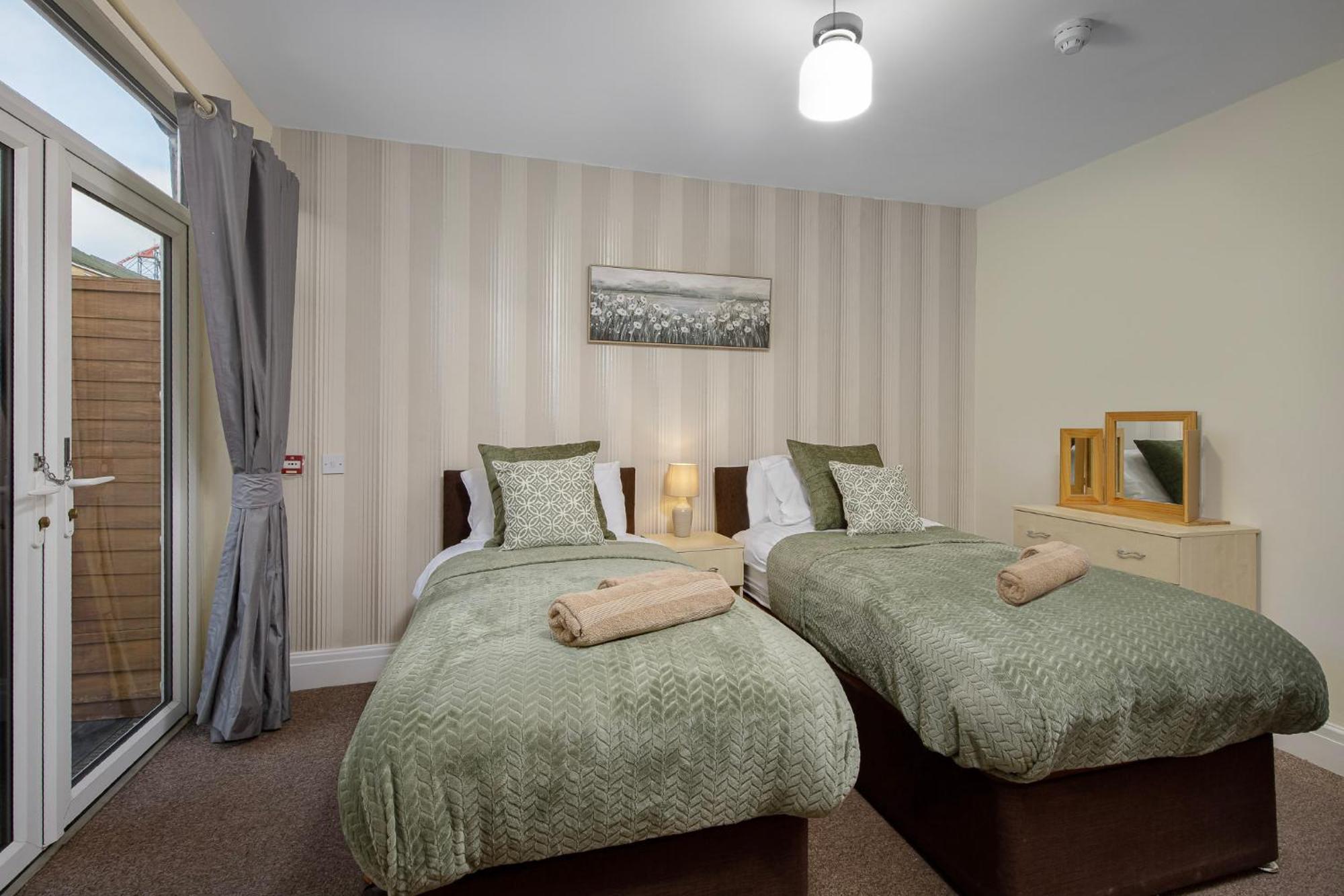 Arnside - Spacious 10-Bedroom Seaside Cottage Blackpool Luaran gambar